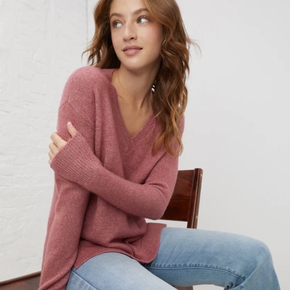 🌸 Comfy V-Neck Sweater | UpWest | Deco Rose | NWT (Size S) - Picture 3 of 5